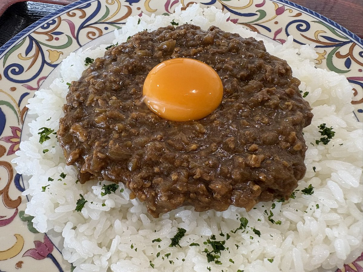 bepro03's tweet photo. 森のパソコン教室終了後に、やさい畑でランチ♪
本日の日替わりはキーマカレー。 https://t.co/NybSmh57L2