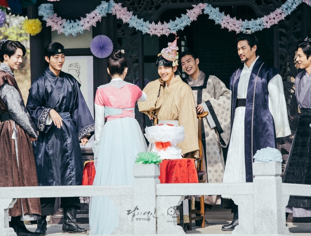 TheAnnyeongOppa's tweet photo. Today marks the 10th anniversary of "Moon Lovers" 🥳 Happy Anniversary! Season 2 when? 🫣🥹

📷: SBS

#MoonLovers #IU #LeeJoonGi https://t.co/FSFAaHAA9F
