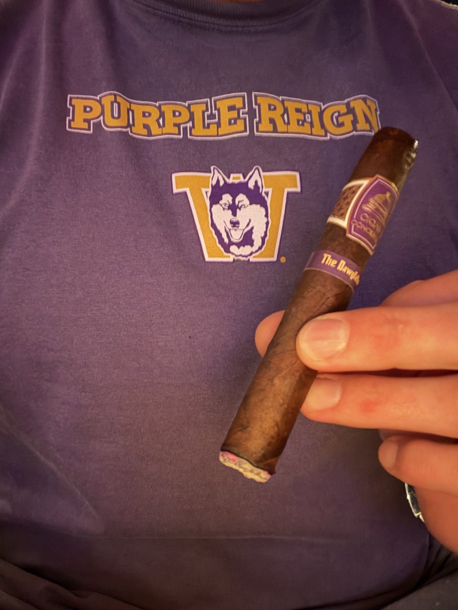 SeattleCigars's tweet photo. ⁦@simplyseattle⁩ 🤝 Cigar Concierge https://t.co/ucoxsH9BwF