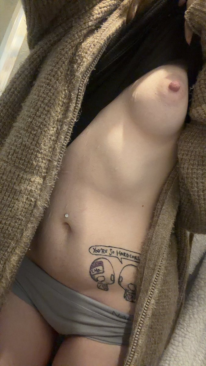 tiwntails's tweet photo. intro !!!! 🍎🎶❤️🐭
hai im 18 i love being a slutty gen z girl!!!!!!! i love awesome music friends and raving! ❤️❤️🎶❤️ tw for hard kinks and vulgarity!!!!!!!! aaaaa t_t 
im 4’11 (15 apples tall and 106lb🐷
Mdni!! moot me >.< 
#nsfwtwt #goonette #genzwhore #nsfwtwtًً #nsfwㅤㅤ https://t.co/SU4JwcY1P5