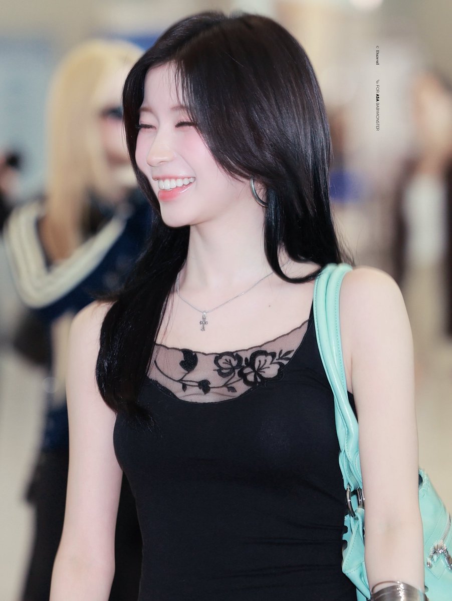Dazeul__'s tweet photo. 260829 🇰🇷✈️🇸🇬

#BABYMONSTER #베이비몬스터 #아사 
#ASA #榎並杏紗 #ENAMIASA https://t.co/gV1hvXJvYl
