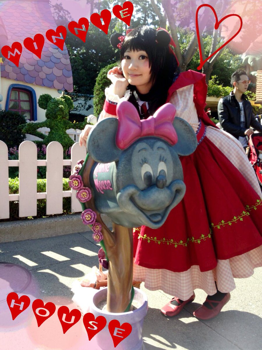 kiku_217's tweet photo. #みんなのDハロのハッピーメモリー

花摘みミニーの仮装した時に相方のラプンツェルと歩いていたら娘さん抱えたお母様が小走りで駆け寄って来て「あの！あの、花摘みミニーちゃんですよね！？この子と！この子と是非お写真を✨️✨️✨️」って同じく花摘みミニーちゃんのお嬢さんと親子？写真撮った事 https://t.co/Peyrlsv9rU
