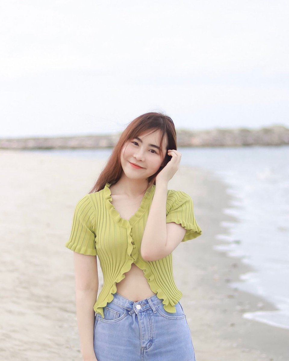 BarbraWidey5's tweet photo. 視界の端で光が揺れるたび、存在の輪郭が曖昧に混ざり合うような感覚に陥るのは、きっと私だけではないはずだと信じたいですね https://t.co/ZMVILcEhNh