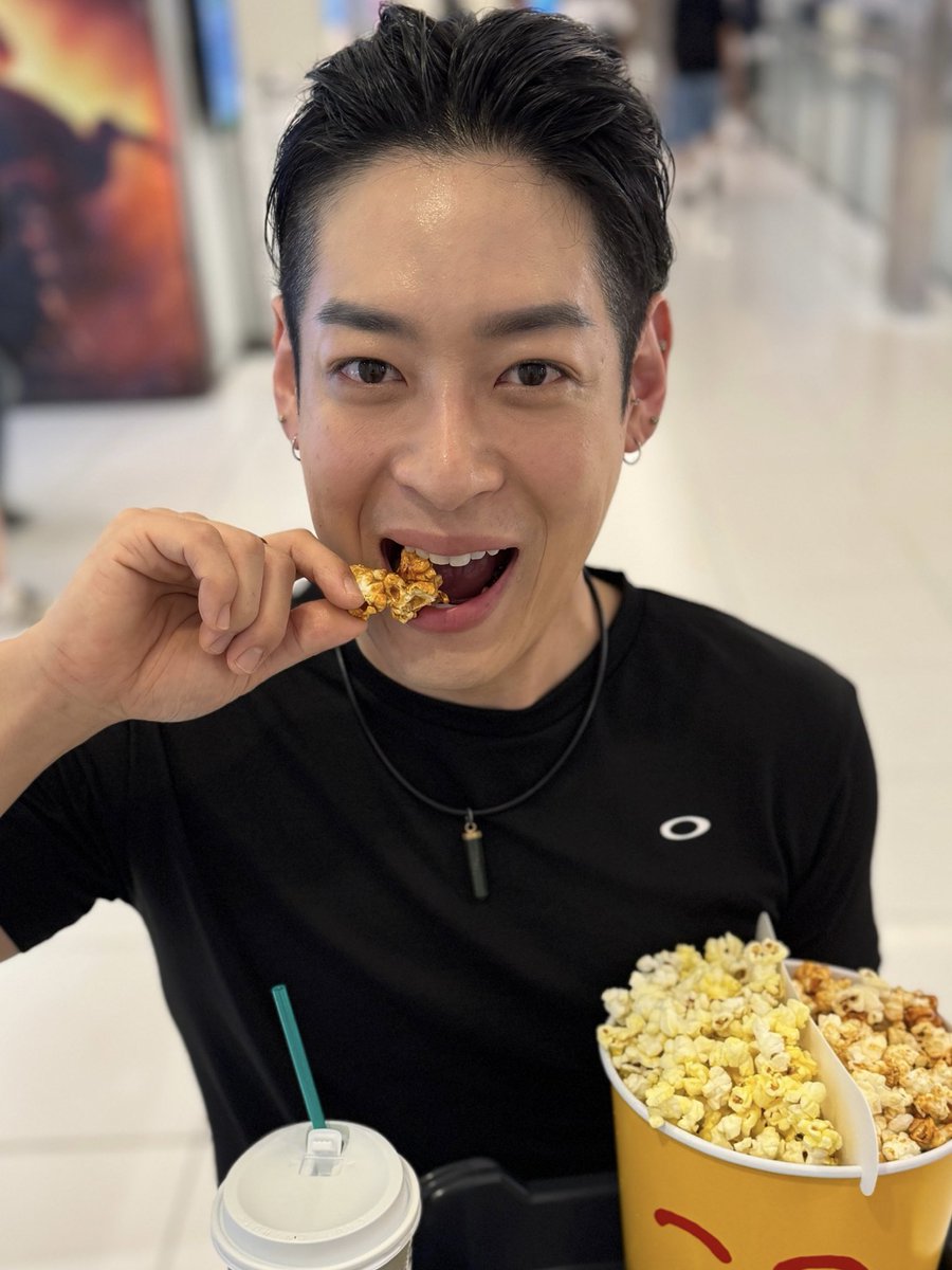 yuzi_ahn's tweet photo. Just another day in Tokyo 🇯🇵
#tokyo #japan #yuziahn #安雄志 #안유지 https://t.co/yaOrE7UjxX