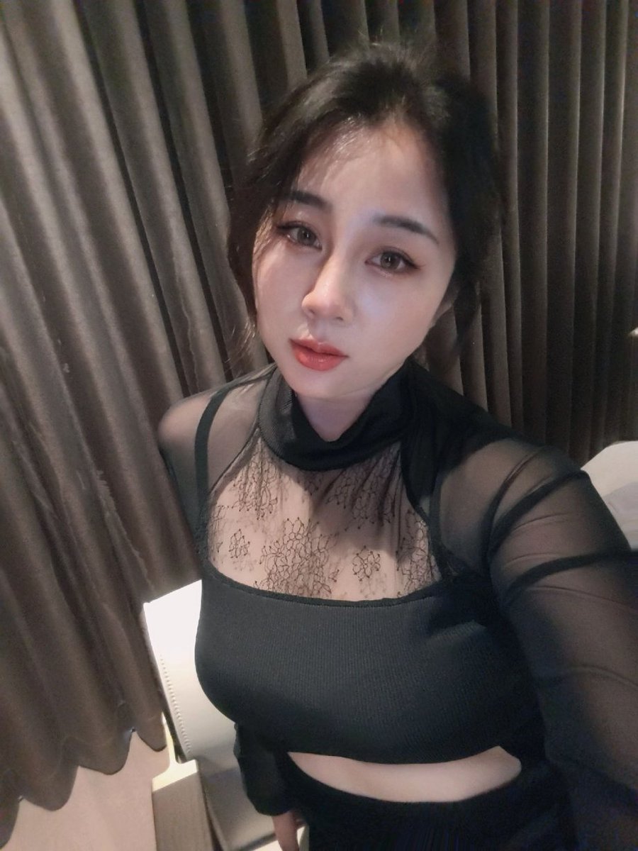 jaysarma00's tweet photo. #广东
你简直是大陆颜值的标杆，即使是后脑勺也是惊人的美貌！连风和阳光都会嫉妒吧，好像从清纯漫画走出来的女主角，这样的美貌简直就是人类洗眼液！
香洲区
#珠海
老师031
订课截图联系客服：@RODRIGO56886504
（订100抵课费，白嫖勿扰） https://t.co/7bmCQVpA4R