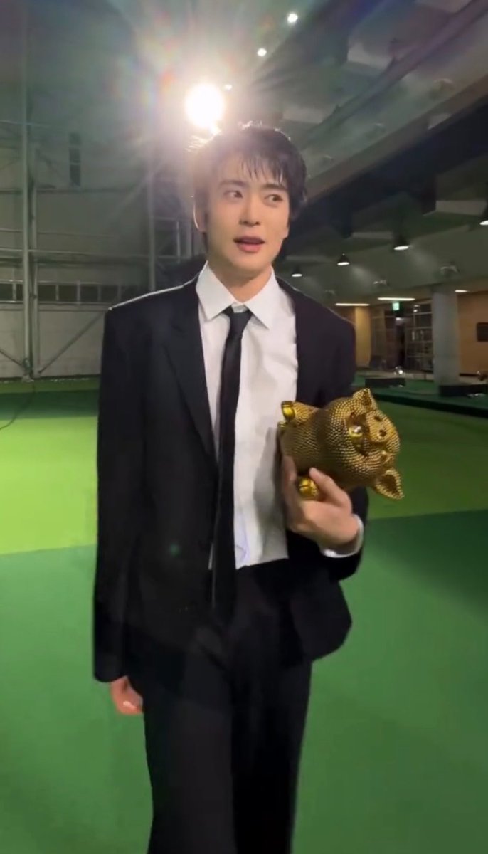 unojaehyun's tweet photo. little piggy https://t.co/o4PihML1Ha