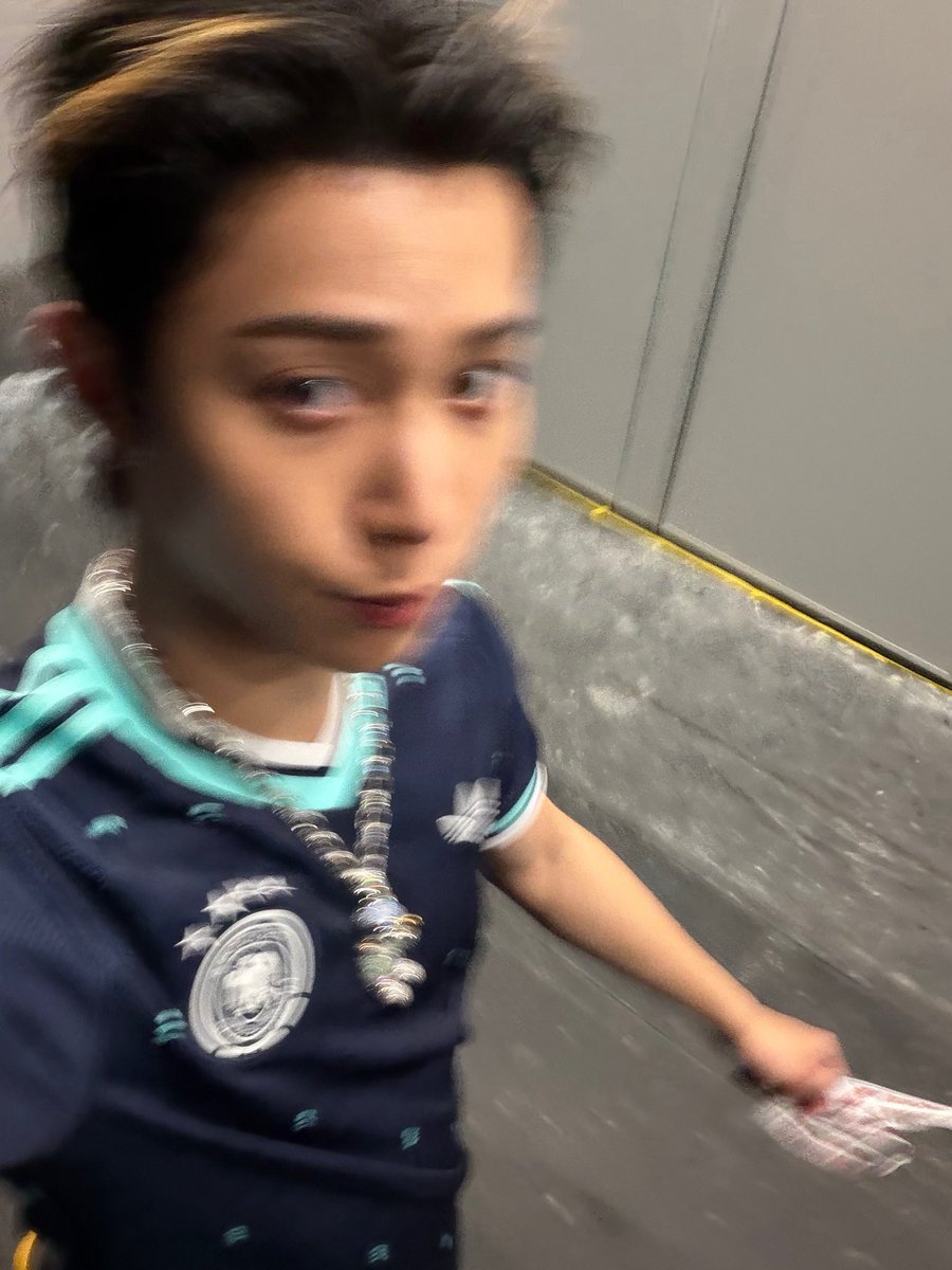 terjemahinRYUL's tweet photo. This angle >>>>>

#률 #RYUL #롱샷 #LNGSHOT https://t.co/y3xWoJ4PI7