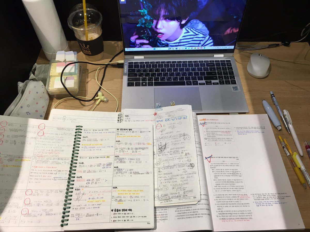 study10minhee's tweet photo. #studytwt 하면 된다!! 폐급도 잘 할수있다!!!!🔥🔥 https://t.co/he9w9VlBIC