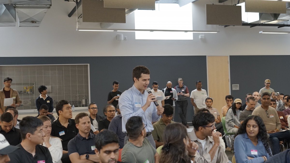 GabeKetron's tweet photo. Generational yap sesh https://t.co/I5Ik4pVhb1
