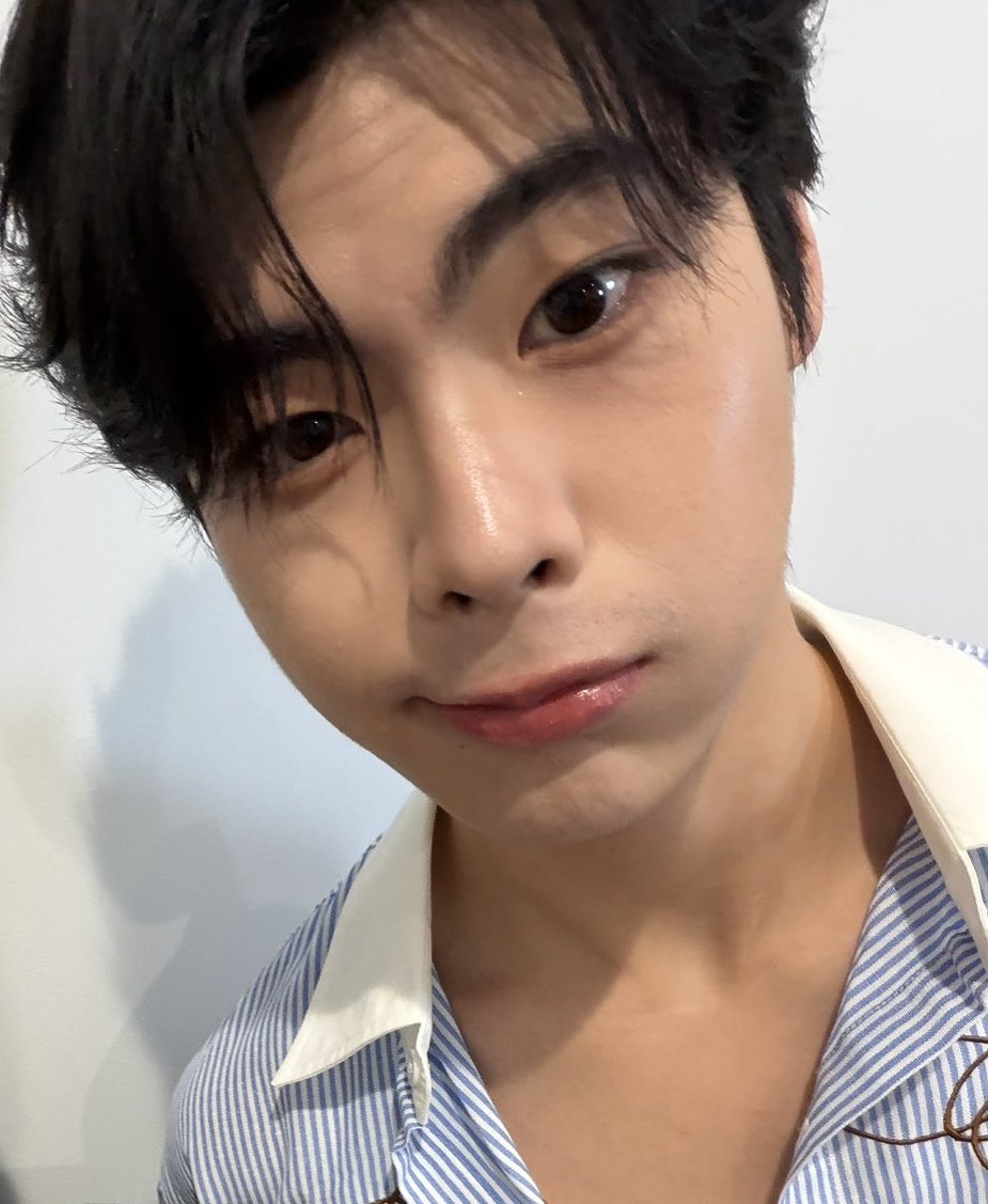 gojosatosuo's tweet photo. เข้าใจที่เราพูดมั้ย                         คับ (ไม่เข้าใจ) https://t.co/5V5NI95W1e