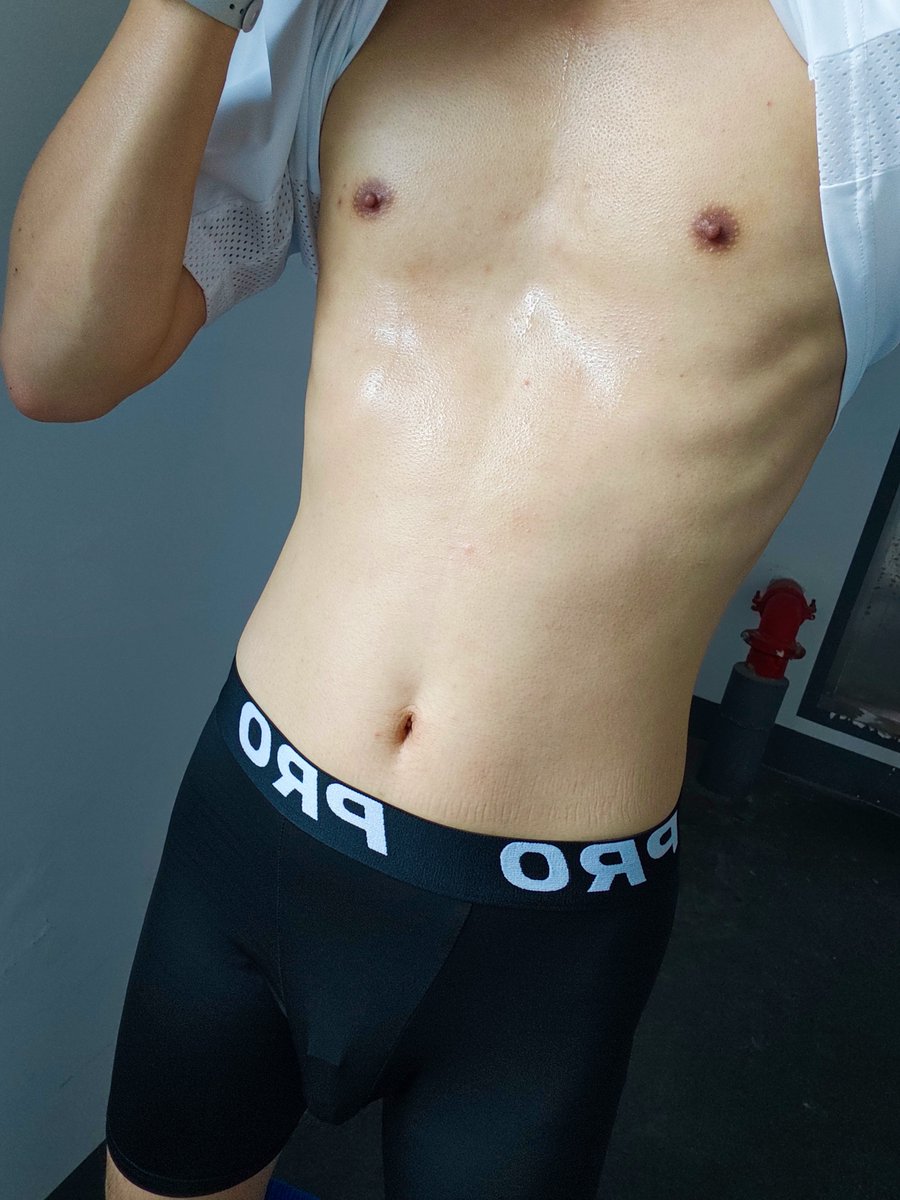 gh68681's tweet photo. 突然好想被姐姐管着…… https://t.co/HJ6fSpe0hJ