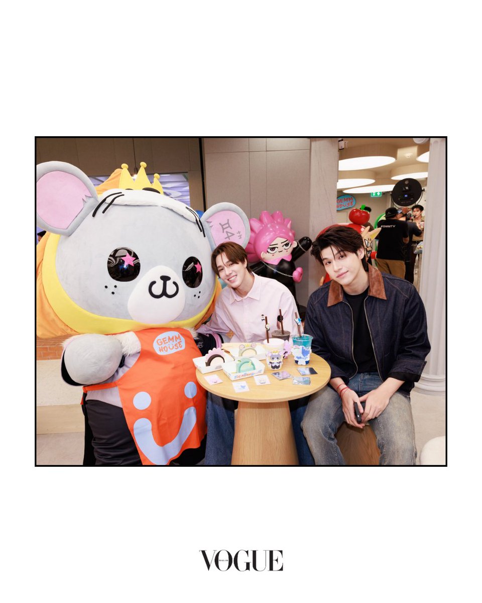 VogueThailand's tweet photo. #VogueReports สิ้นสุดการรอคอย! GEMM HOUSE คาแร็กเตอร์คาเฟ่แห่งแรกจากค่าย GMMTV

ต่อยอดกระแสความน่ารักของเหล่ามาสคอตที่ยังคงมาแรงอย่างต่อเนื่อง @GMMTV เปิดตัวคาแร็กเตอร์คาเฟ่แห่งแรกอย่างเป็นทางการภายใต้ชื่อ @GEMMHOUSE เพื่อเป็นแลนด์มาร์กแห่งใหม่ในการต้อนรับแฟนคลับทั้งชาวไทยและต่างชาติ โดยออกแบบภายใต้คอนเซปต์ “A PLACE FULL OF FLAVOR AND FUN” บ้านอันแสนอบอุ่นของเหล่ามาสคอต ซึ่งนำเรื่องราวของศิลปินผ่านแก๊งมาสคอตประจำตัวมาประยุกต์ใช้ในการตกแต่งในทุกตารางนิ้ว นอกจากนี้ยังมีเมนูเบเกอรี่ ไอศกรีม และเครื่องดื่มสูตรเฉพาะ ที่ได้แรงบันดาลใจในการสร้างสรรค์รสชาติจากเอกลักษณ์และคาแรคเตอร์ของศิลปิน พร้อมทั้งของสะสมสุดพิเศษให้แฟนๆ ได้จับจอง โดยภายในงานเปิดตัวมีเหล่านักแสดงเข้าร่วมกันอย่างคับคั่ง ได้แก่ 'ตู-ต้นตะวัน' @tontawan_t , 'เลิฟ-ภัทรานิษฐ์' @loverrukk , 'แจน-พลอยชมพู' @Janhae , 'จิงจิง ยู' @Jingjingyu364 , 'สกาย-วงศ์รวี' @skywongraveee , 'นานิ-หิรัญกฤษฎิ์' @Hirunkit_ , 'เพิร์ธ-ธนพนธ์' @perthppe , 'ซี-ทวินันท์' @Sea_tawinan , 'มาร์ค-ภาคิน' @mmarkpkk , 'เลโอ โซสเซย์' และเหล่ามาสคอตที่นำโดย 'โพก้าซัง' @polcasan_GMMTV , 'คิงแมน' @kingman_gmmtv , 'เบบี๋' @BABII_GMMTV , 'อะโวเชี่ยน' @avocean_GMMTV , 'เพิ่มพูน' @permpoon_GMMTV , 'ลูกคุณหนู'@_lookkhunnoo , 'เมิฟเมิฟ' @muvmuv_GMMTV , 'ลูน่า' @lunar_GMMTV  และ 'เอนี่' @any_GMMTV #GEMMHOUSE #GMMTV

Photo: Courtesy of GMMTV