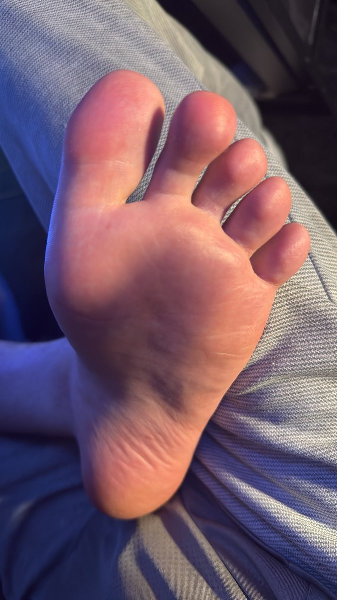 MasterTandem's tweet photo. Bro.. you’re not looking at my foot are you.. you’re such a fucking freak- I literally JUST took my sock off.. you’re not gonna stop.. fine! Haha look at your face 🤣 smushed under my bare sole, I’ve been walking around ALL day these bad boys REEK. Anyways don’t you dare move.. https://t.co/dYKMRGL6vf