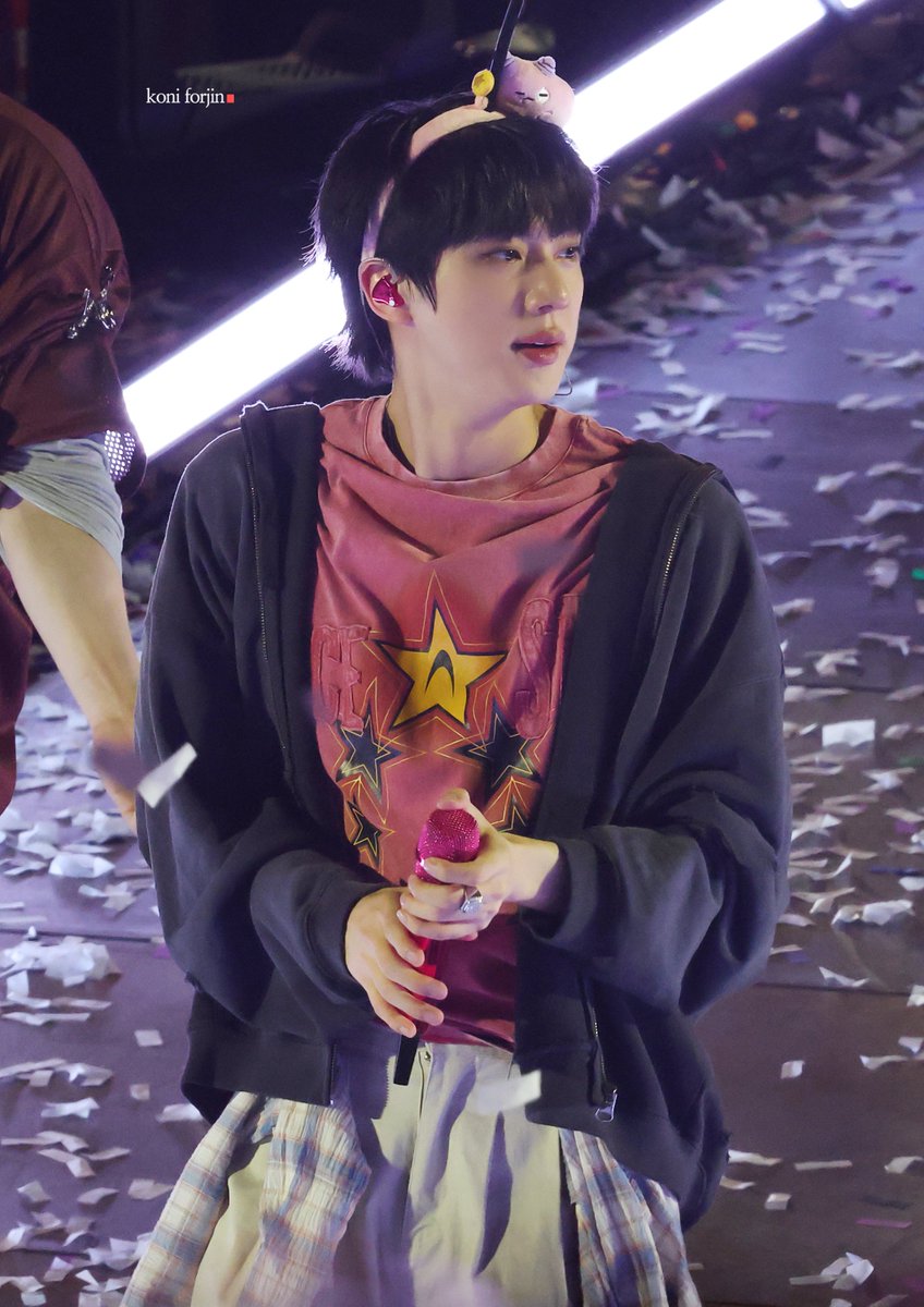 btsforever1207's tweet photo. 260828 BTS ARIRANG Chicago HD

#BTS_WORLDTOUR_ARIRANG_CHICAGO #방탄소년단진 #JIN #진 #BTS_WORLDTOUR_ARIRANG https://t.co/iSyaZQpZJM
