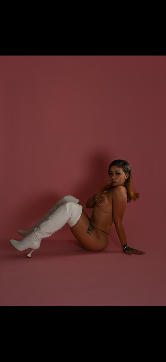 shadesofshine's tweet photo. Petite 😉 #https://onlyfans.com/zara_madison https://t.co/1ziZ4DDIdd