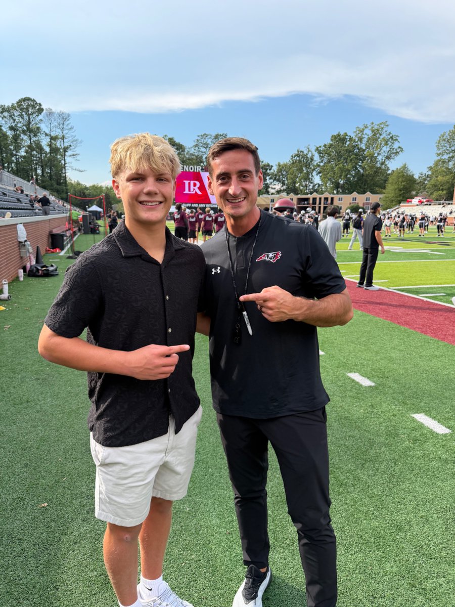 LandoRobinson2's tweet photo. Congrats on the big win @CoachSDeMeo I had a great time visiting @LRBearsFootball and experiencing game day. Thanks for having me and I look forward to staying in touch!

#GOBEARS | #BetweenTheBricks https://t.co/RjFkHwwijG