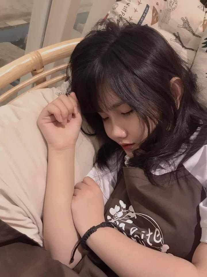 JeanettaBai3ev's tweet photo. 終わりの見えないタスクを抱えているとき、意識がどこかへ溶けていく感覚。@grok ならどう解釈するかな。みんなは途方に暮れた時どうしてる？ https://t.co/8dXiER0at0