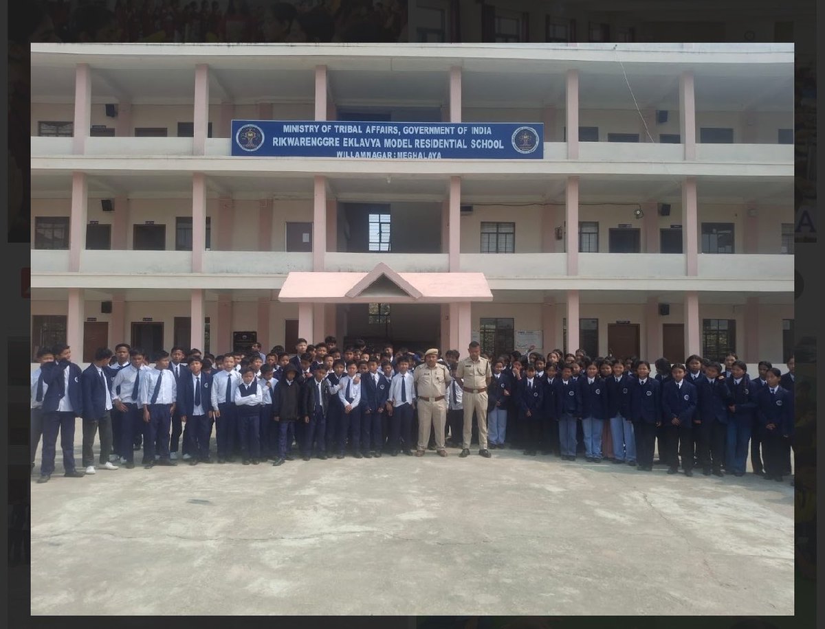 FabulasGuy's tweet photo. PM shri and eklavya schools ke pics hai

Paapiyon ke credit chori ki aadat kab jaayegi? https://t.co/NtjKqegWuI
