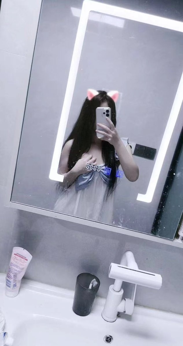 GGj2w4's tweet photo. 谁能教教我怎么做账号，粉丝怎么涨才快一点 https://t.co/0PeNlAoekR