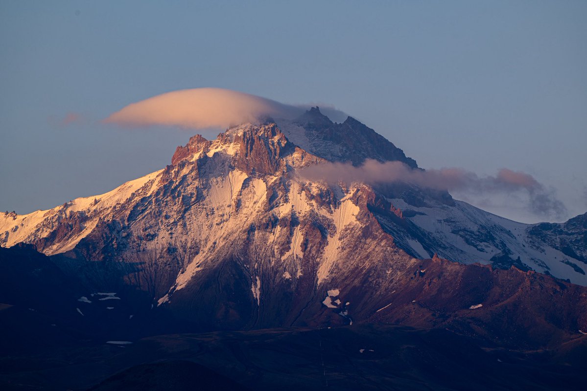 betulturksoy_'s tweet photo. Erciyes Dağı’nda yaz sonrası ilk kar!❄️
29.08.2026 https://t.co/Wqa2TU1O3N