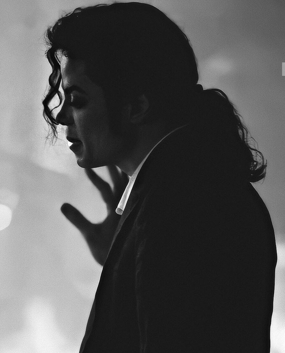 MikeSalazar777's tweet photo. 💫Artist. Genius. Poet. Philosopher. Mentor. Humanitarian.

Happy birthday, Michael. May your endless journey through the stars continue in the brightest light, knowing how much we love and miss you - every day. ❤️ https://t.co/2mQKHxv5Hl
