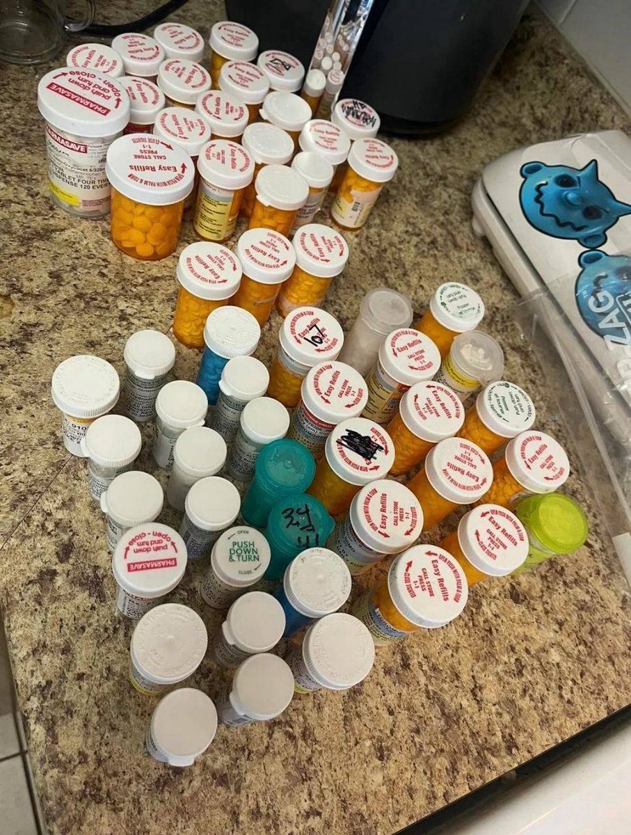 cizoseth's tweet photo. Scripts 💊💊💊 https://t.co/BqWiKPqd7J