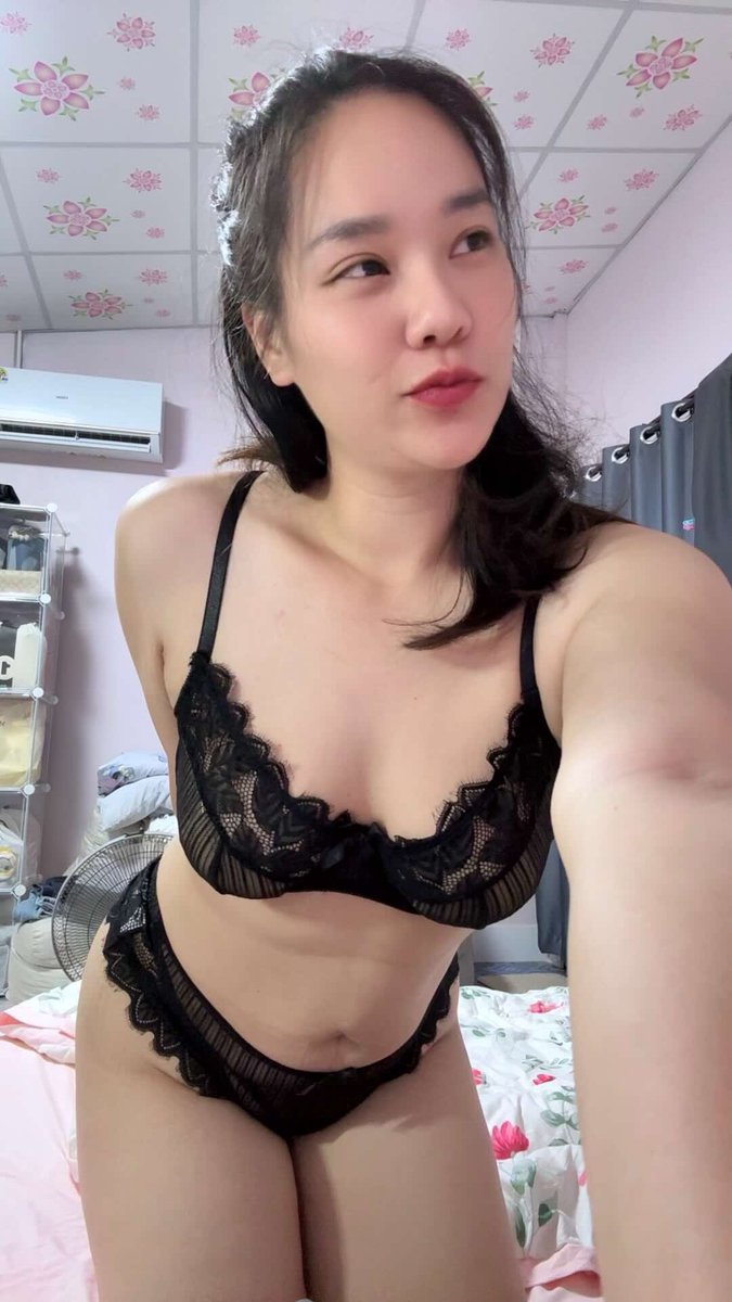 Meayleemeay's tweet photo. บ้านหนูมีหอมนะ เผื่อพี่อยากซอย 🤫🤪🤗🤭😆 https://t.co/qcKtF4jrSr