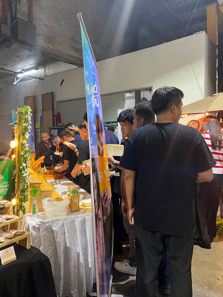 heyitsjgirly's tweet photo. All for you, RDL! Thanks to Razzles and gdm masters for the support. And course to my admins for coloring this surprise!

PS: It was sold out! Super na love ng IST staff ang pa sushsi bar natin. So need natin magpa refill for Ralph. 

IST RALPH DAY
#AZRalph https://t.co/kSBDg02VFu