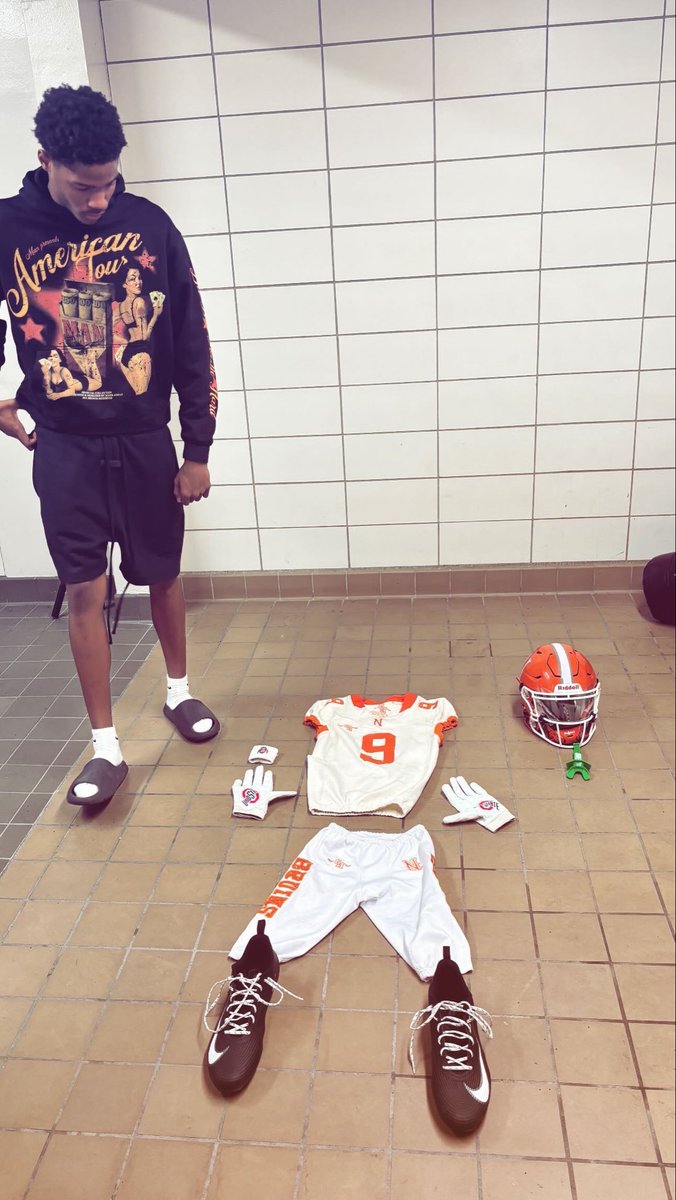 CamBayEnt85's tweet photo. @AnthonyB_2027 class of 2027 6’6 WR @IndianaPreps @PennStateFball @MSU_Football https://t.co/BrIQSvThg7