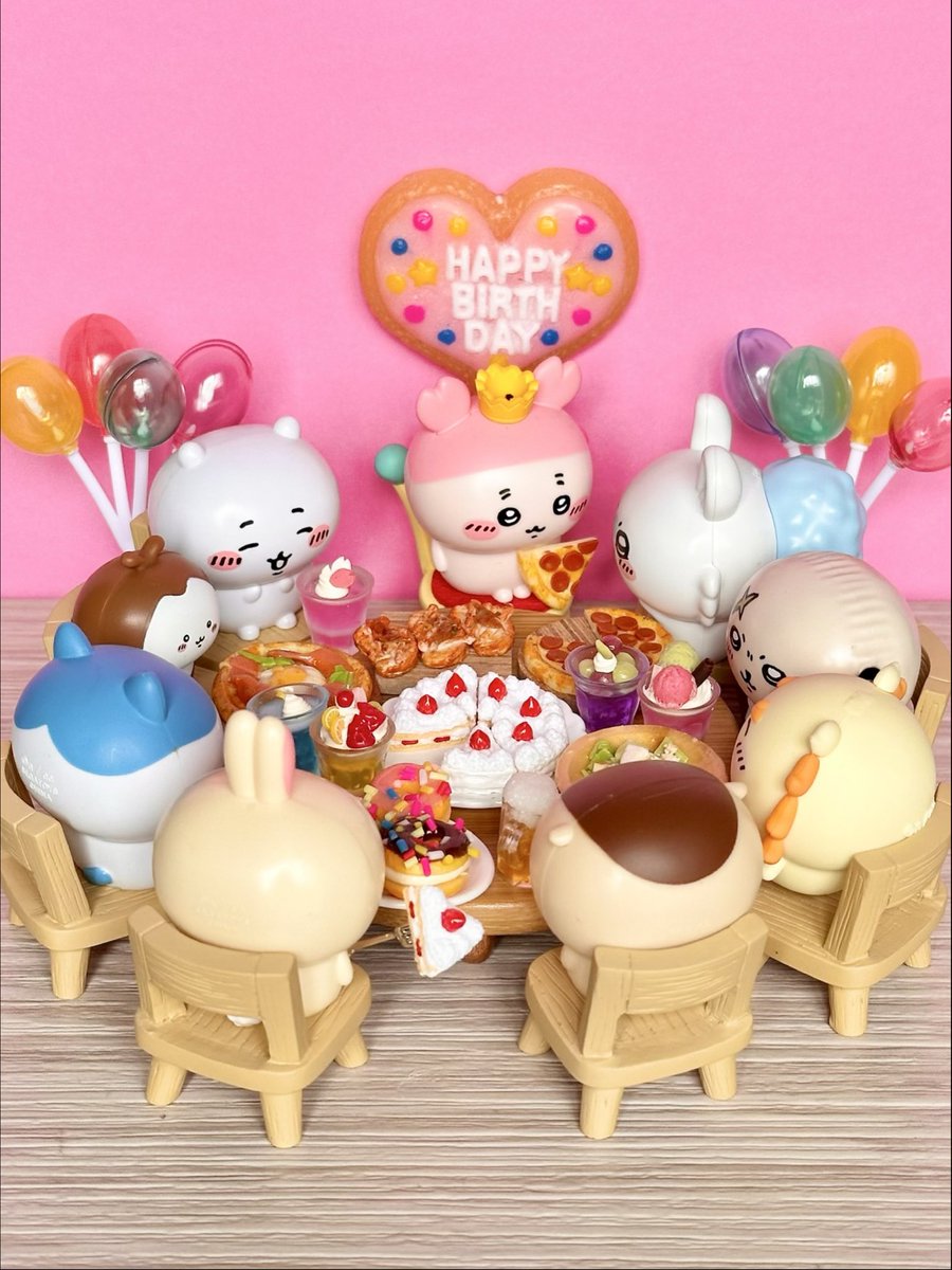 chibitaazuchiyo's tweet photo. カニちゃん、お誕生日おめでとう🎉🎂🎁💐✨️✨️
#ちいかわ https://t.co/TrSZJIqphi