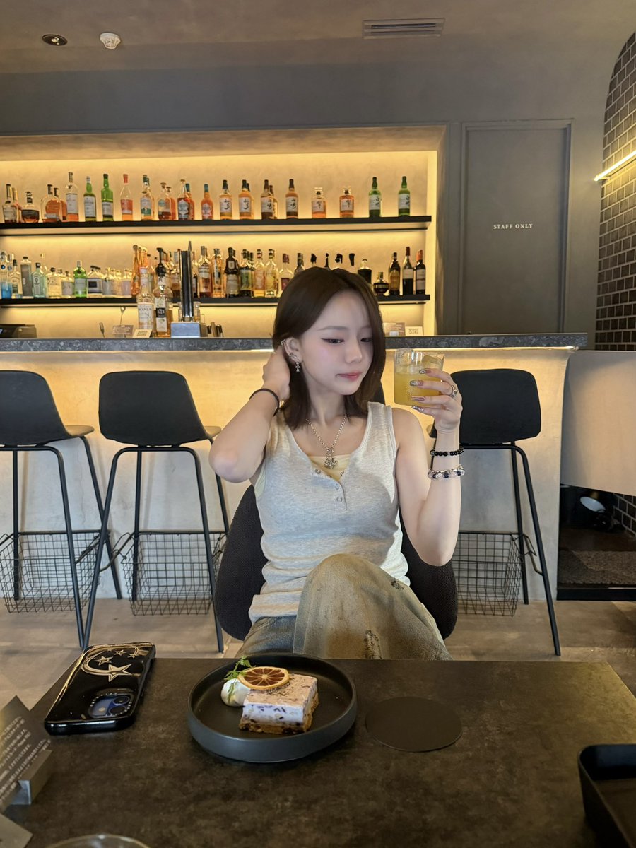 mi89__k's tweet photo. いつのまにか22歳で
毎年何か好みが変わって
あ、こうやって大人になっていくんだなぁって実感してる https://t.co/NW9H4wYG35