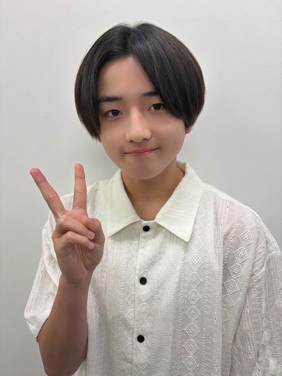 iiondo_official's tweet photo. /／
 📣リリースイベント特典会情報
\＼

本日の撮影ポーズをお知らせします！

📍さいたま新都心コクーンシティ

📸グループ撮影会・グループ&amp;グループ撮影会
iiONDOポーズ☝️

📸2ショット撮影会
A iiONDOポーズ👍
B ピース
C シャキーン✨ポーズ

#iiONDO
#はつ恋ONDOの夏が来た
#EBiDAN https://t.co/WaR24VXifo
