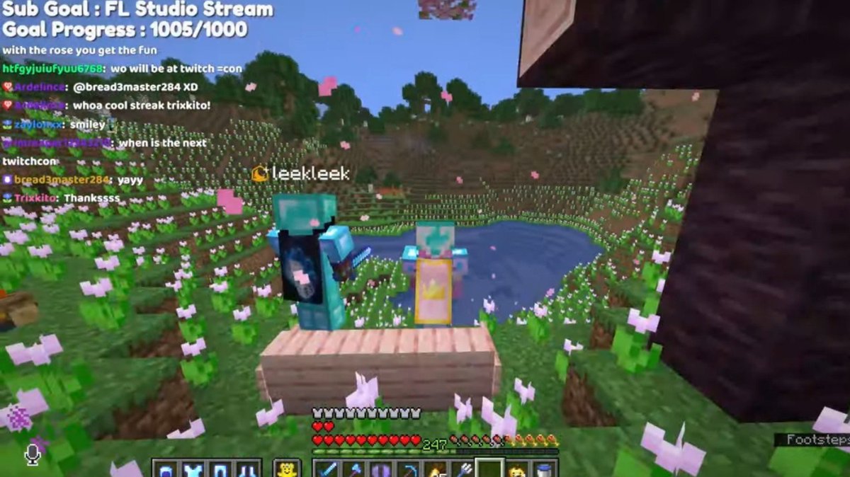 leslie_plays_'s tweet photo. // lifesteal spoilers 

When leek logged on Zam put her coords in chat telling him not to show up hoping he actually does which he did, leek asked if he could help place flowers after that Zam told him how to do lore https://t.co/mrPx3Kx4Eu