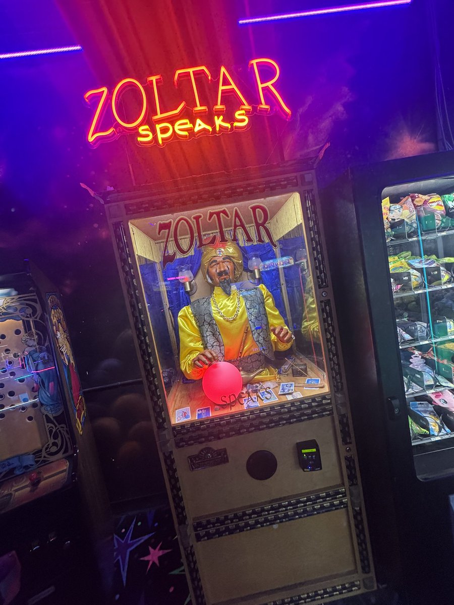 LexNight_'s tweet photo. Zoltar says if you follow me on X and Manyvids you’ll get some pussy in your future https://t.co/YjbboTBx1W