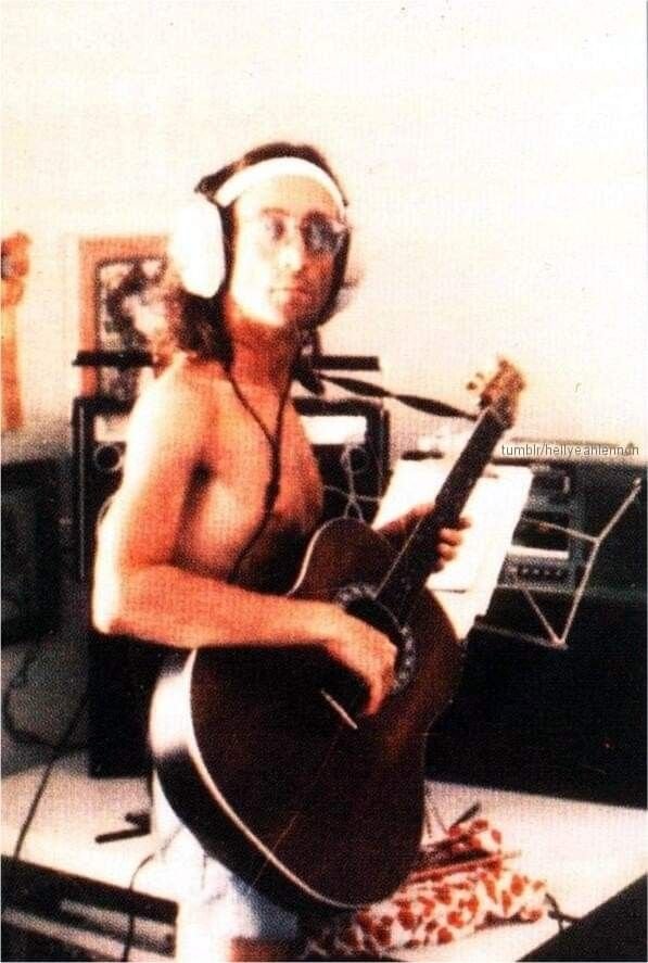 SgtPepper1710's tweet photo. Snapshot of #JohnLennon playing guitar during his trip in Bermuda, June 1980 https://t.co/GfRoI7fcTx