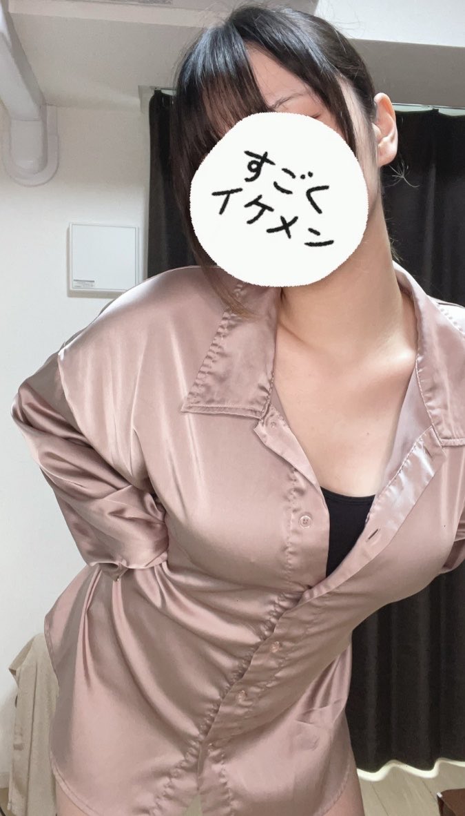 EVE_GOGOGOLD's tweet photo. 昨日ずっと立ちっぱなしだったからふくらはぎが𝐯𝐞𝐫𝐲筋肉痛
あと親知らず痛みなくなってからメシウマすぎてめちゃ食べてる
太る！良くないぞ！！！ (⊃𐩢 ᐛ )⊃𐩺 https://t.co/volyiGrS0L