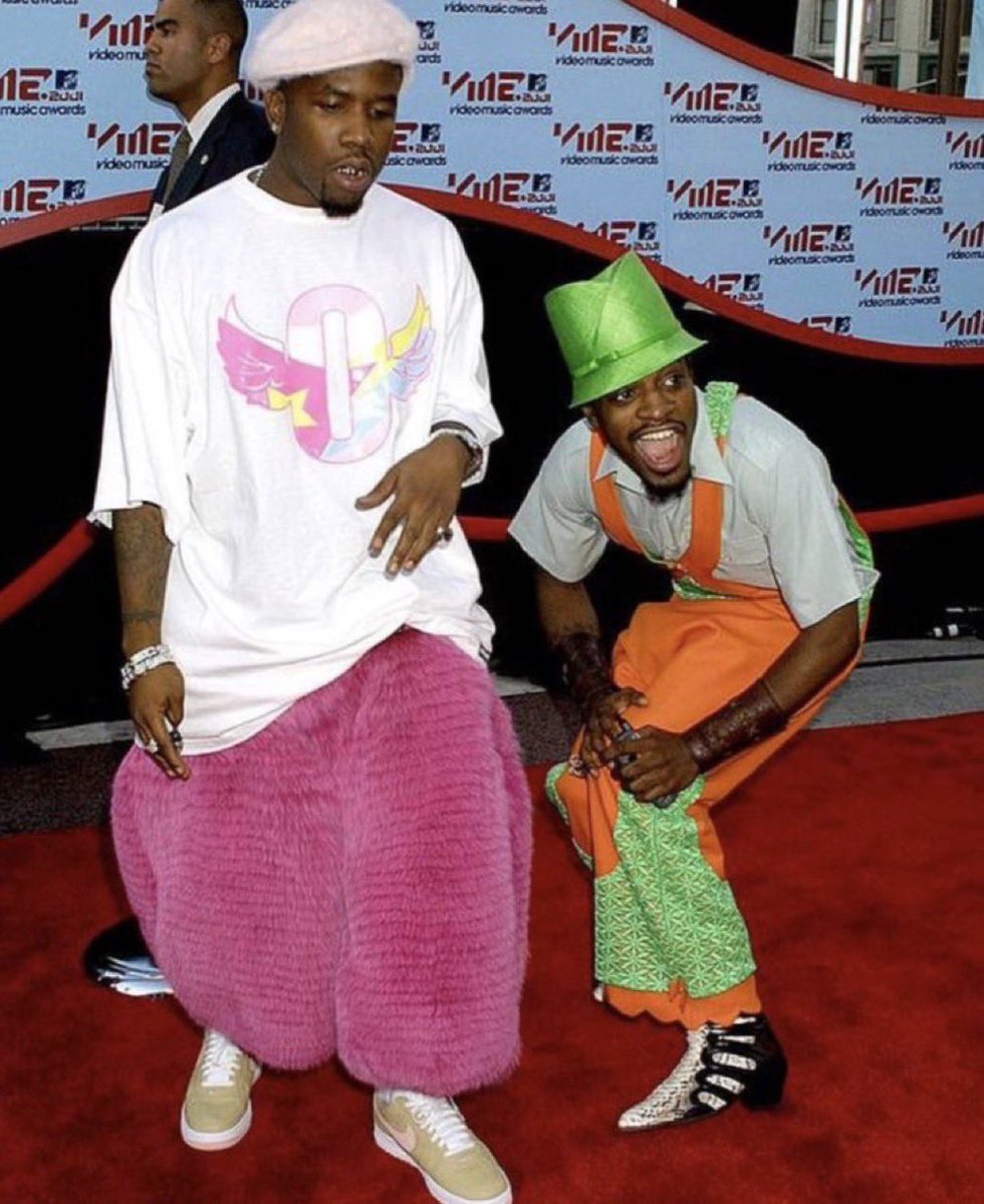 HardestFitPics's tweet photo. OutKast on the red carpet, 2001 https://t.co/9NFeX0l0o2