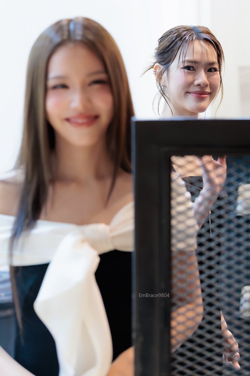 EmB9804's tweet photo. หน้าชัดหลังเบลอ หน้าเทอหลังแฟน 🥰

#เมืองมารยาเดอะมิวสิคัลxEmiBonnie
#emiamily #beonnnie https://t.co/UebaLtxgKC