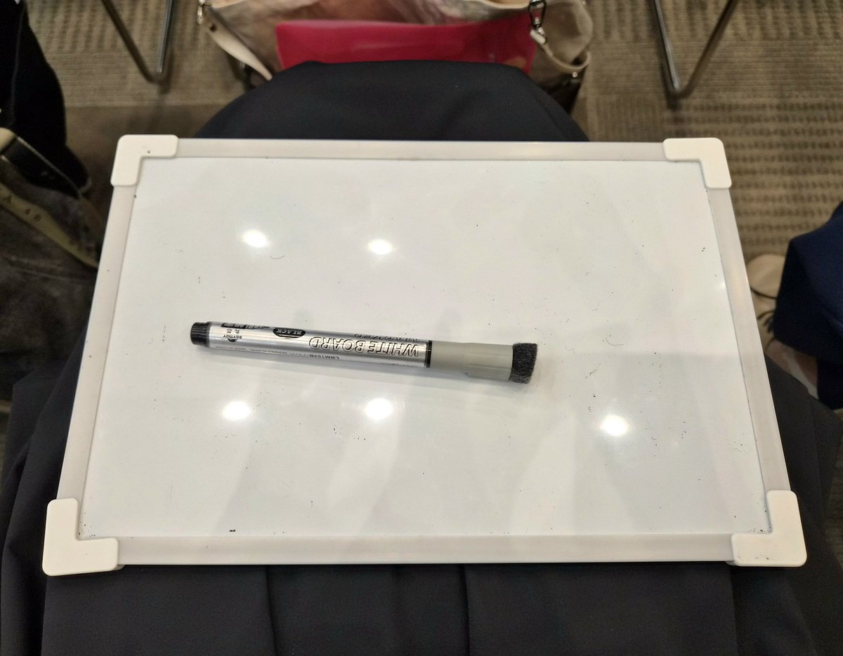 shime_no's tweet photo. クイズサバイバルで高松さんに挑戦してきたぞー！私は3○しかできなかったけど！答えられなくてめちゃくちゃ悔しい問題もあったけど、色んな高松さんを拝見できて、仁さんとのやり取りも面白くて、めちゃ楽しかった！
#QuizKnockフェス2026 https://t.co/QYLFAMPa1v