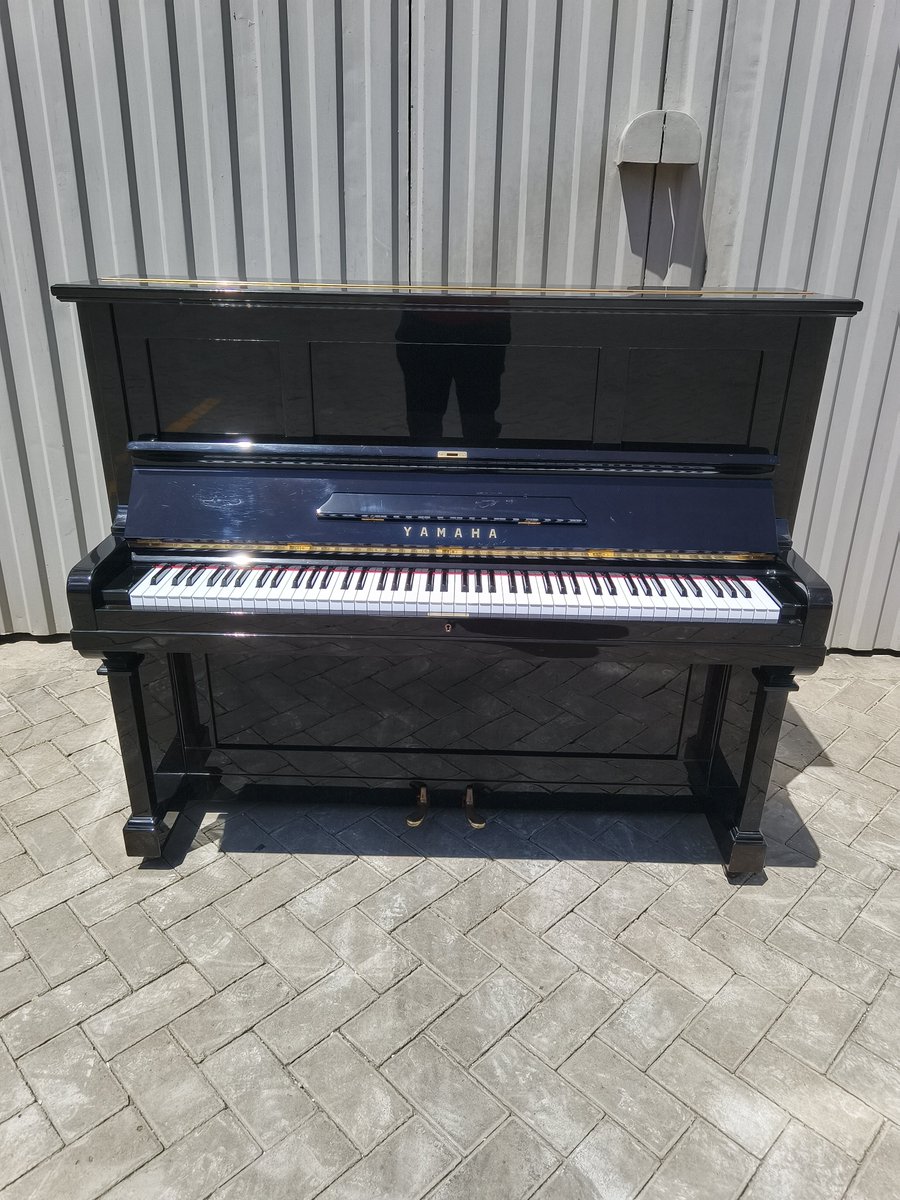 NakestraMus's tweet photo. Reconditioned luke new Yamaha U2 available. 

#nakestra #pianosgorsaleinkenya #yamahaU2 https://t.co/FqeVXnxddC