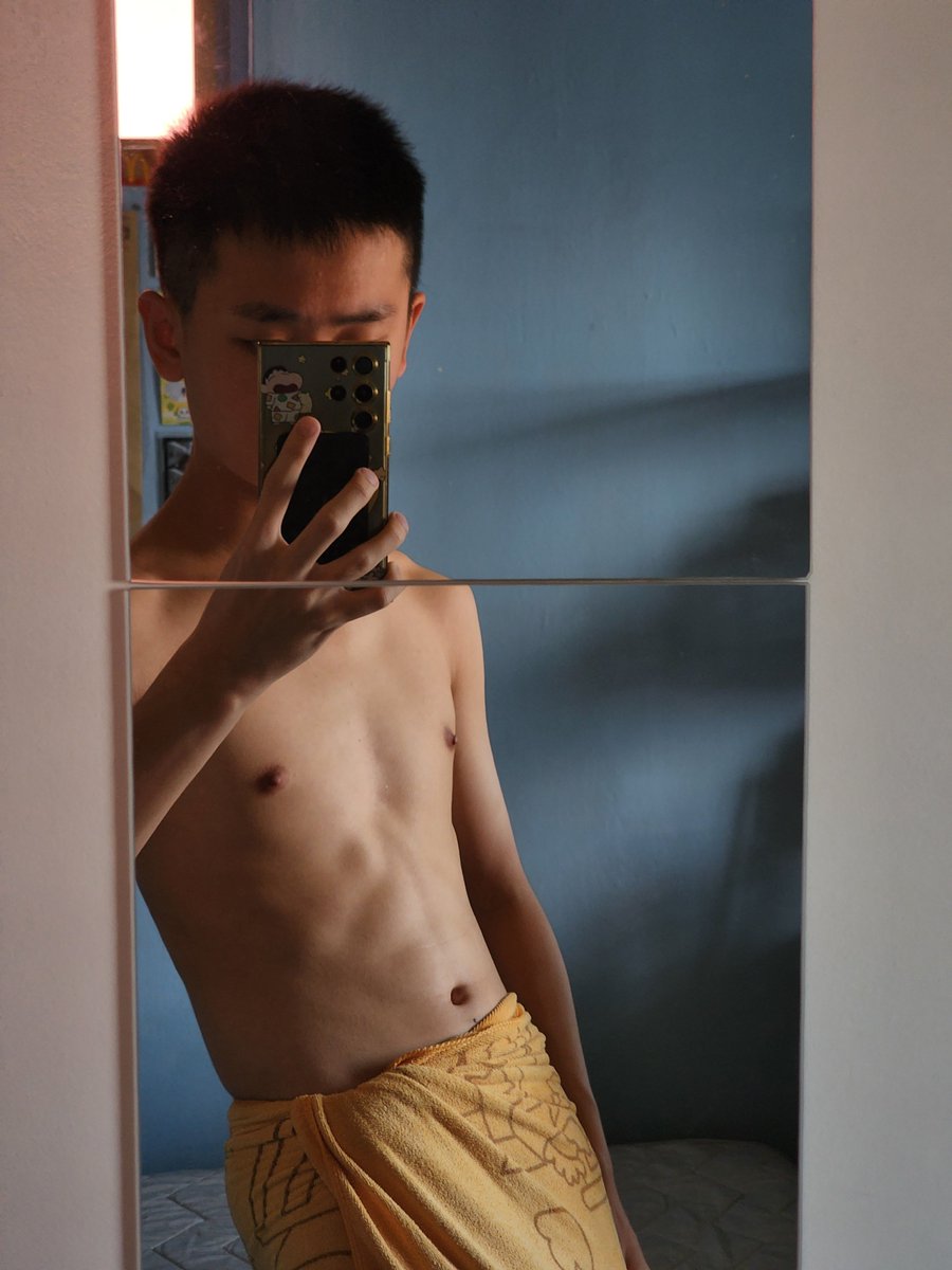 Dark_whizper_'s tweet photo. Who's my baby? 😙 https://t.co/91YPo43MjN