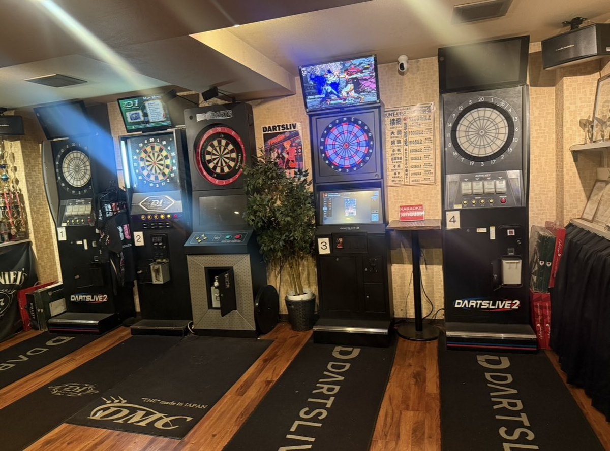 dartsbarbull's tweet photo. 本日も19時オープンです。
8月はライブ3もFIDOダーツも終日投げ放題で1100円(税込)です🎯 https://t.co/cesIb7Ioby