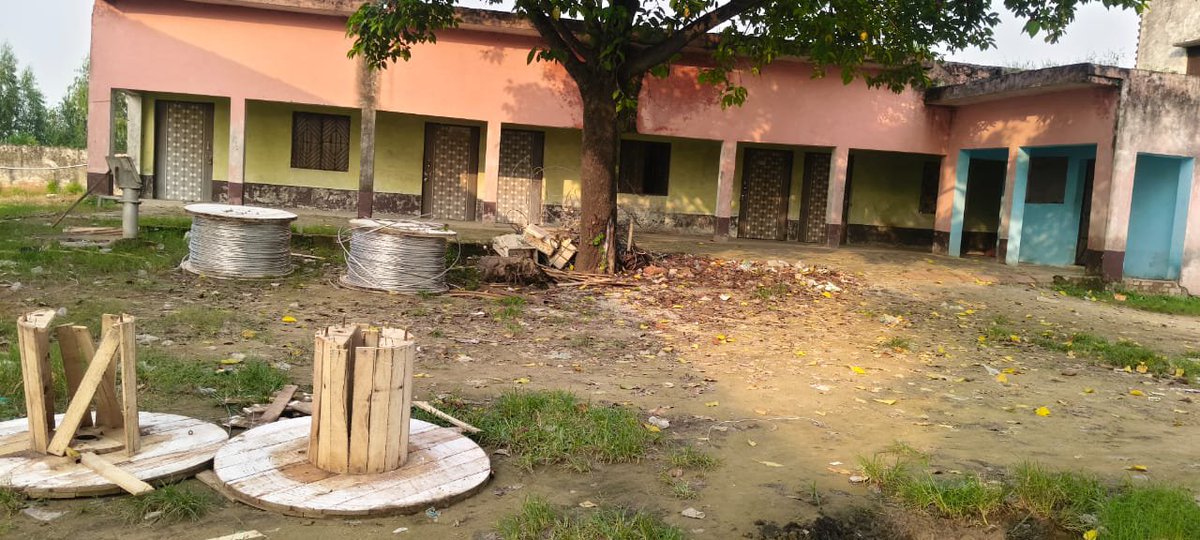 in24livenews's tweet photo. संभल ब्रेकिंग - चौकीदार को बंधक बनाकर लूट
➡बिजली का तार लूट ले गए बदमाश
➡20 लाख का बिजली का तार ले गए
➡थाना केला देवी क्षेत्र का मामला।
#Sambhal @sambhalpolice @DmSambhal @UPPCLLKO https://t.co/KfmEjHySH0
