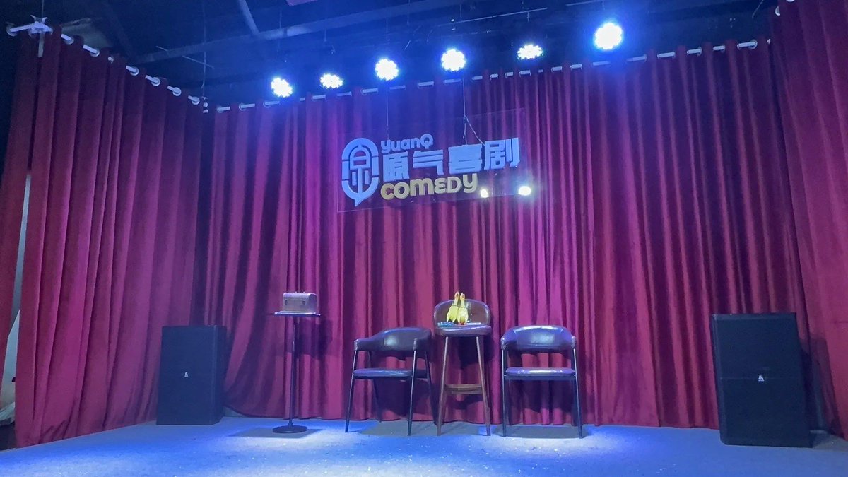 mrsln_axx's tweet photo. Just saw a stand-up set so hard my sides hurt and my voice is gone from laughing. Best Tuesday night ever, no notes needed—just pure chaos and roasts about my bad coffee habit. #StandUpLife, https://t.co/Pd5gtJyPpq