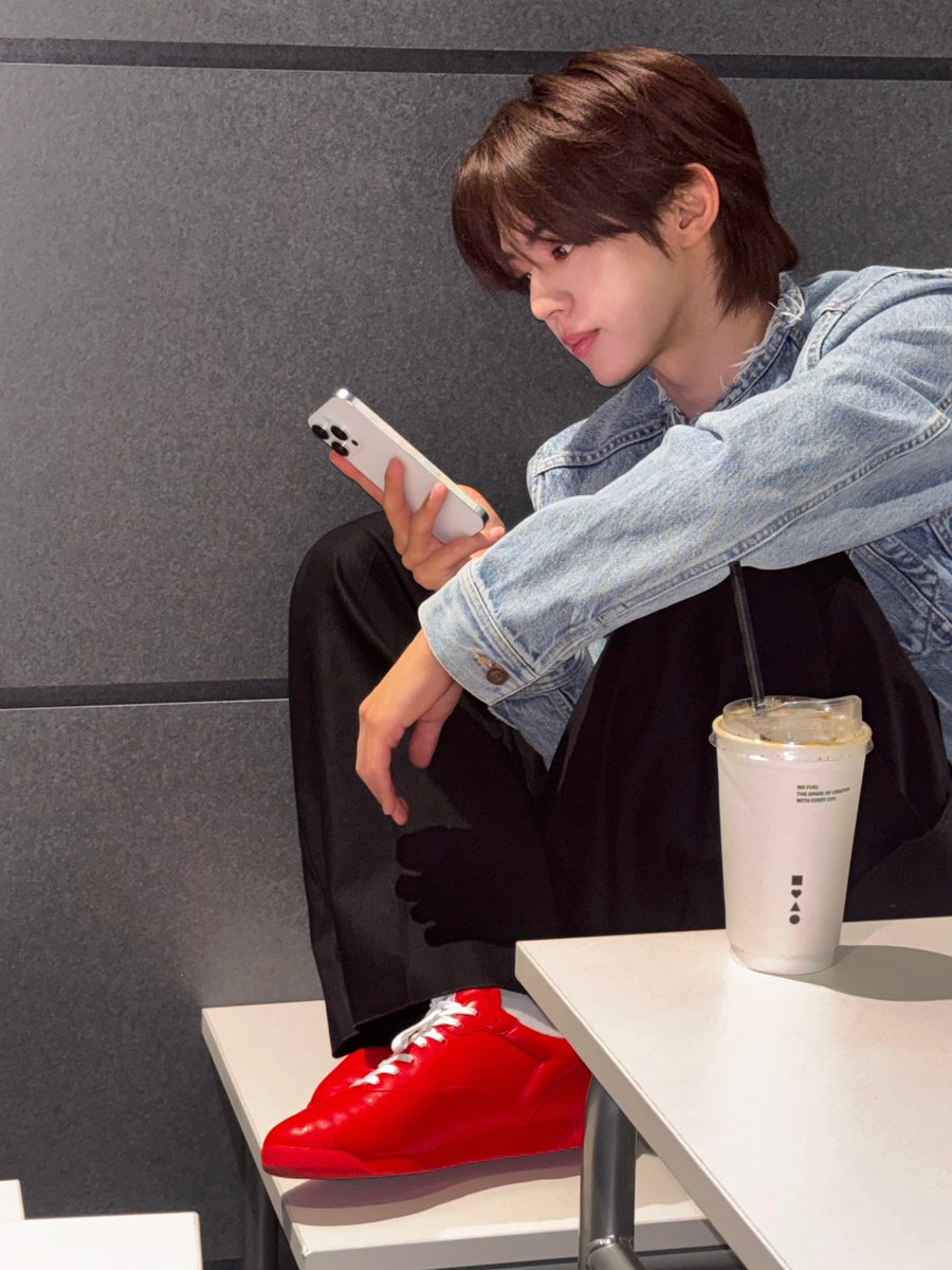 R0Blov5's tweet photo. 투어스 인스타 #도훈 https://t.co/aADENPZgO3