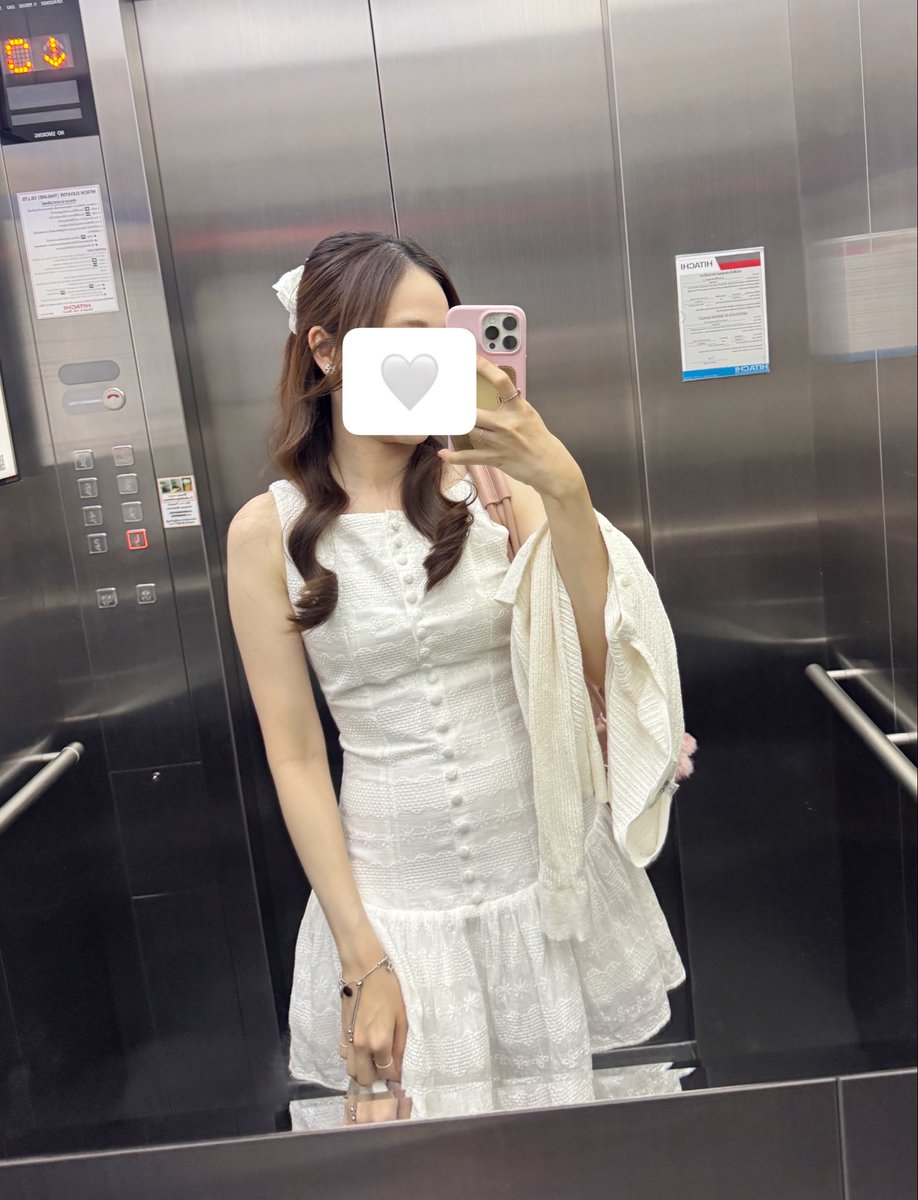 ppopor's tweet photo. อันนี้เค้าใส่ไปDinner วันเกิดเพื่อนคับ สีขาวน่ารักเยย มีแถมที่มัดผมให้ด้วย💘 https://t.co/ryauisKQtZ