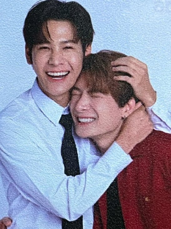 Rui_taaaa's tweet photo. OMG 😭😭😭❤️❤️❤️

#SOTUS10thYearConcertD1 https://t.co/EPTckZQmnQ