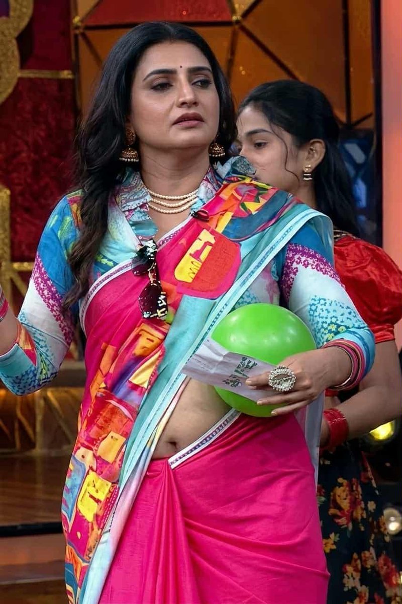 sumaxz0's tweet photo. Chala sexy ga undhi idhii ❓ https://t.co/yCgrvM6ucu