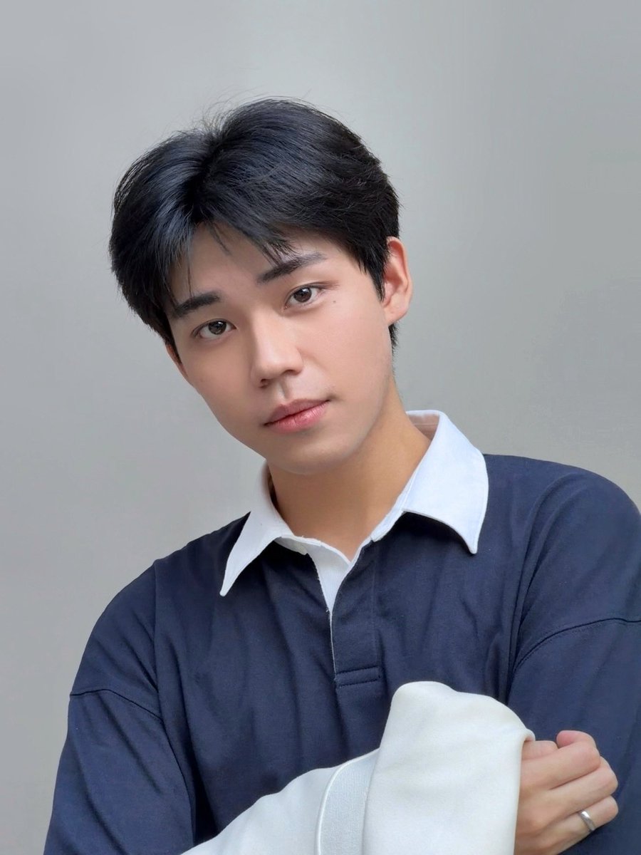 lanzmoonOFC's tweet photo. [NOTICE]

LANZ MOON

Official Profile : Ver. 1
📁 ARTIST PHOTO 01
🔗: https://t.co/d5HqLZO3aN

#LanzMoon #OfficialProfile #FirstLook #NewArtist https://t.co/t3l6919KCo