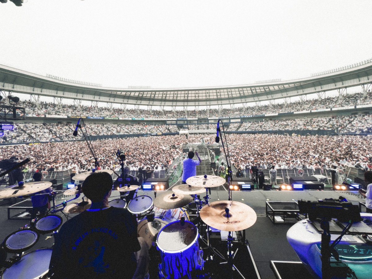 UVERworld_dR2's tweet photo. UVERworld
音楽と髭達2026

>>>Today's Setlist
-Rehearsal-
ナノ•セカンドAX
---
1.PHOENIX AX
2. NO MAP
3.PRAYING RUN
4.在るべき形
5.IMPACT
6.EN
7.THE OVER

>>>Today's Playlist
https://t.co/X0jKyGELrP

#UVERworld 
#音髭 https://t.co/nsA6q0KP1C
